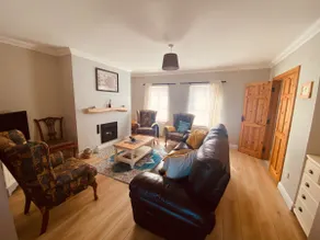 Cosy 3 bedroom townhouse with wood pellet stove! - Image 2