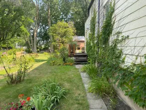Charming place with parking in Terrebonne - Image 4