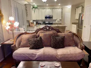 Comfy Deluxe Getaway Suite - Image 2