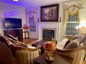 Comfy Deluxe Getaway Suite - Image 3