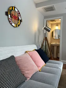 Blue Door Inn-an artist's studio! - Image 3