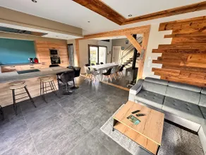 Charming wooden house in the countryside and surrounded by nature - Image 2