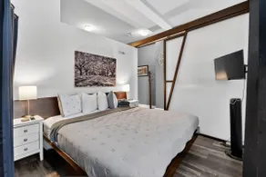 Beautiful Designer 1 BR - Walk to the Quarter! - Image 5
