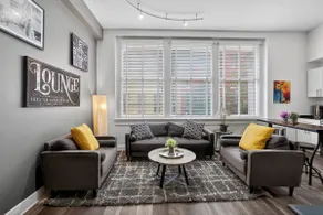 Beautiful Designer 1 BR - Walk to the Quarter! - Image 2