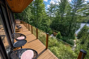 Chalet DesignPur lakefront with private hot tub - Image 3
