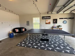 BIKE IN/OUT! NearTrails & Downtown! 4BR w/garage! - Image 4