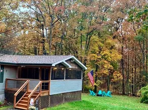 Hot Tub • Game Room • Fire Pit •Lake Wallenpaupack - Image 2
