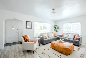 The Cache Cottage ~ Sauna, 5 bdr, great location - Image 3