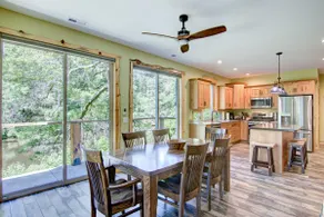 Amazing River House with covered patio! Sleeps 10-14. Kayaks,Fireplace,Games.  - Image 4