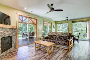 Amazing River House with covered patio! Sleeps 10-14. Kayaks,Fireplace,Games.  - Image 2