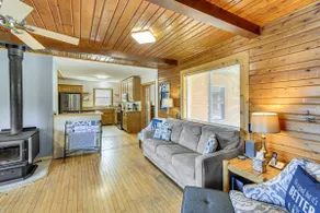 Waterfront 'UP Badger Lodge BnB' on Powell Lake - Image 4
