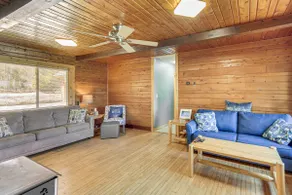 Waterfront 'UP Badger Lodge BnB' on Powell Lake - Image 5