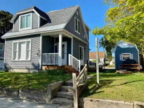 Blue Maple Cottage in Downtown Traverse City - Image 2
