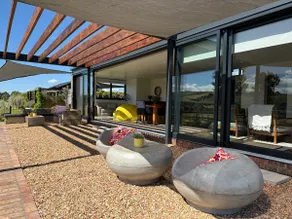 EersteBosch Two Bedroom Luxury Cozy Cottage - Image 2