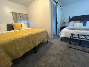 Country Rhodes Upstairs Suite - Image 4