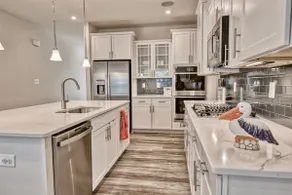 Bayside * 5BR Luxury Home - Image 2