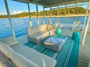 Luxury Lake House w/ Heated Pool & Multiple Spas - Image 2