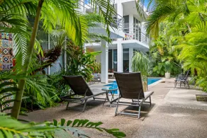 P2Golden Zone PH2: Pool, Grill + 2 Blocks to Beach - Image 3