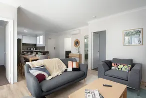 Modern Cozy spacious 3 bdrm 2bath,FREO,Parking,AC - Image 5