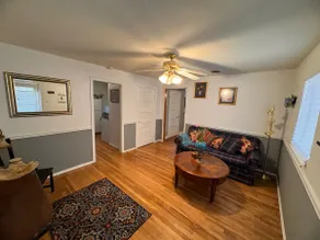 Cozy 2 bedroom home in a quiet neighborhood - Image 4