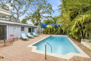 Trish's Beach Retreat with PoolSpa by Siesta Keys - Image 2