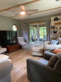 Cozy 2 bedroom cabin with fireplace, lake views, steps to sand bottom swimming  - Image 5
