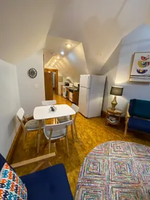 Third Street Retreat Modern Victorian 2BR Apt - Image 3