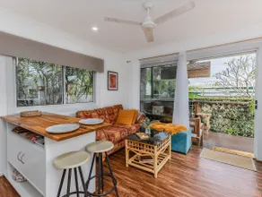 Caba Beach Condo Relaxed, Sunny Retreat, Short walk to beach! - Image 5