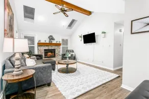 Sleeps 8_4Bedrooms_Parking & Wifi - Image 3