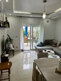 Lovely 2 Bed Apartment in Residential Unit + Pool - Image 4