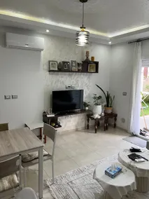 Lovely 2 Bed Apartment in Residential Unit + Pool - Image 2