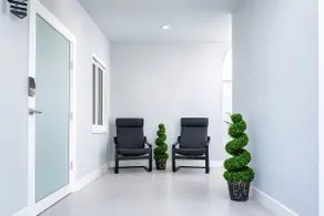 Miami 4BR • 7 Min to FIU | Heated Pool & BBQ - Image 5
