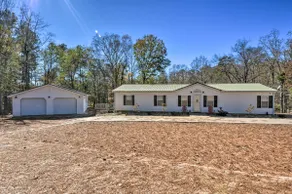Waterfront Lake Hartwell Home w/ Dock & Fire Pit - Image 4
