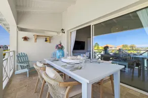 Waterfront apartment in boutique resort - Image 3