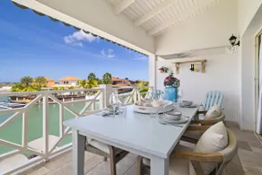 Waterfront apartment in boutique resort - Image 2