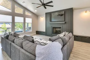 Lakefront Hot Springs Home w/ Private Dock - Image 5