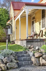 Rustic charm in the heart of spa country - Image 3