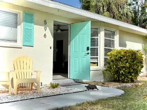 Relaxing Poolside- a Private Oasis -heated pool- 7min to beach-2 King beds - Image 4