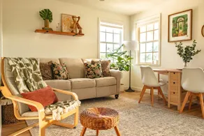 Charming Downtown Apartment - Walk to Everything - Image 3