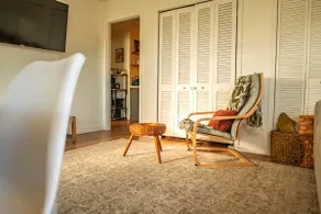 Charming Downtown Apartment - Walk to Everything - Image 5