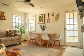 Charming Downtown Apartment - Walk to Everything - Image 2