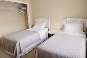 Elegant 3-Bedroom Condo in Lewes with Pond Views - Image 4