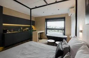 Studio with a hydromassage bathtub - Image 4