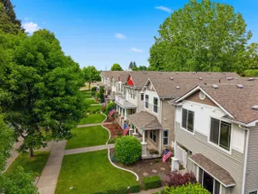 Lovely 3 Bedroom Home on Tree-Lined Government Way - Image 4