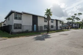 The Palm Flats | Museums, Zoo, Medical Center - Image 4