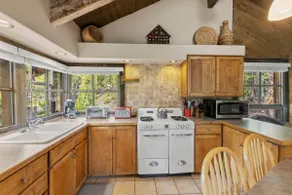 Brecken Haus - Image 2