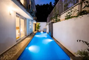StayVista I Bay View 4 BHK Pool Villa - Image 4