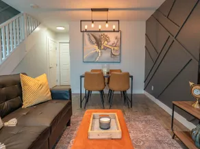 Stylish 1 bed Townhouse - Central FSJ w/ AC - Image 4