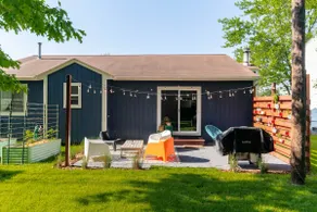 Art-Filled Ann Arbor Home, Walk to Stadium - Image 4
