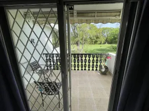 4 min drive to beach | studio apartment with pool - Image 4